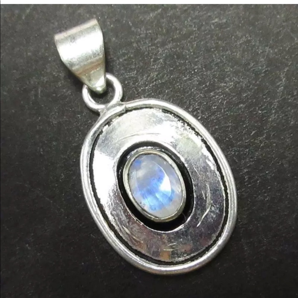 🌈 Rainbow🌔Moonstone Bohemian Pendant NWT